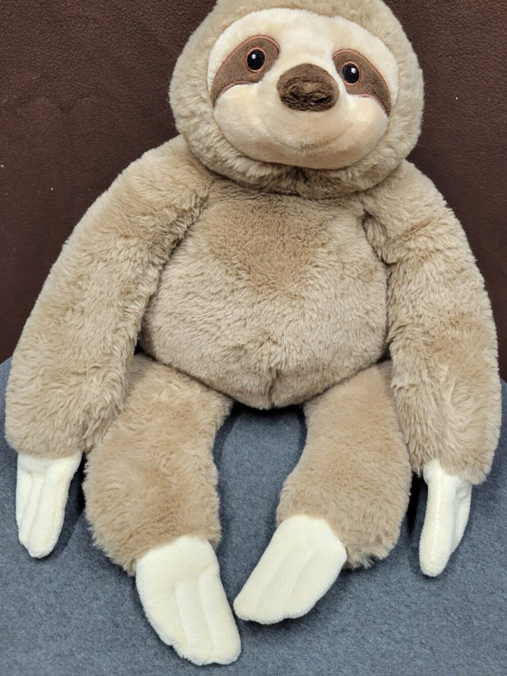 Rhode Island Novelty Adventure Planet Laying Sloth Plush brown good condition